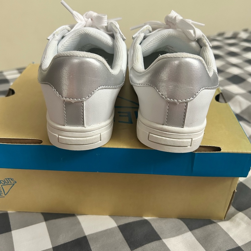 Kids White Lace-Up Sneakers with Star Perforation - Picture 4 of 7